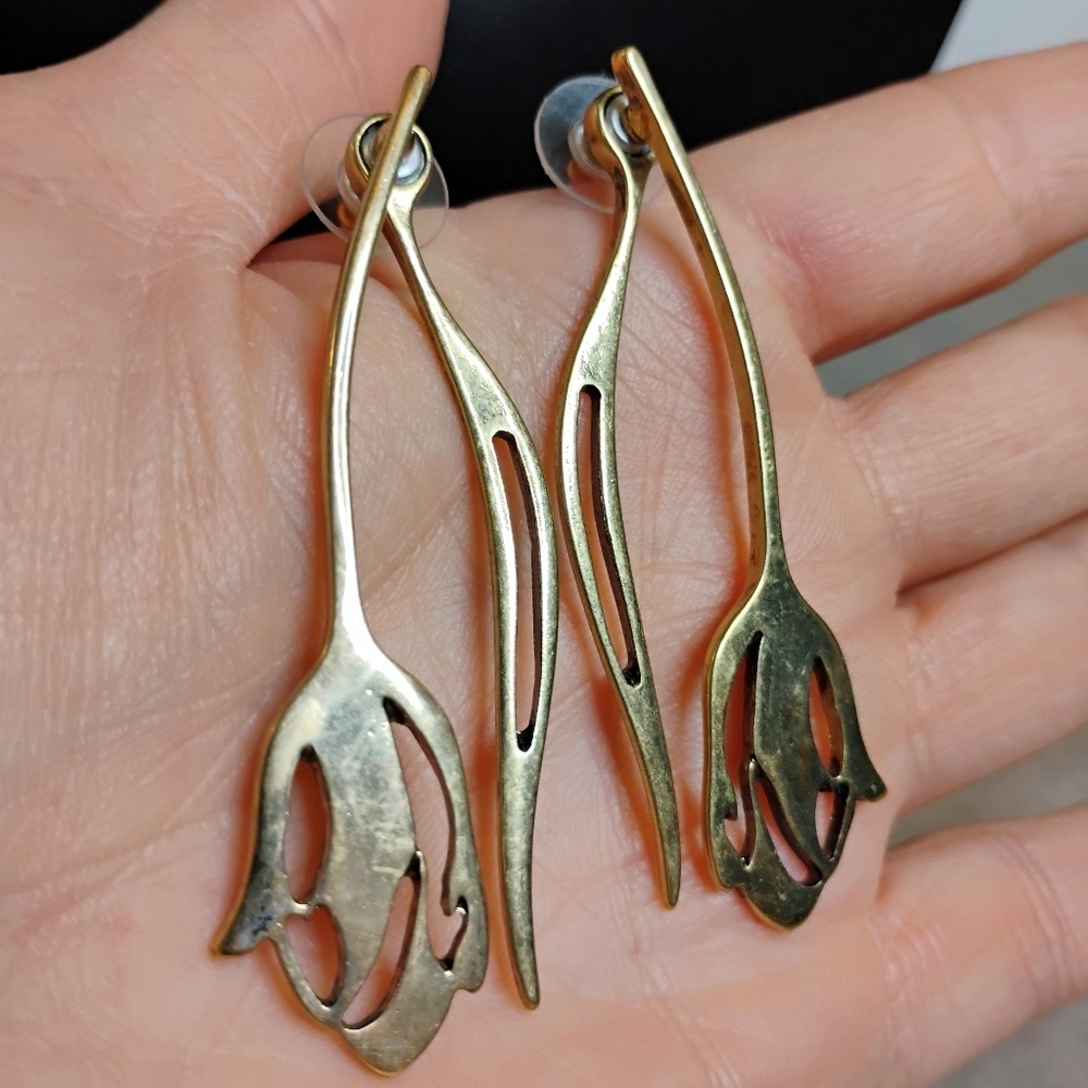 7 Charming Sisters Gold Tone Flower Jacket Earrings - Picture 3 of 5